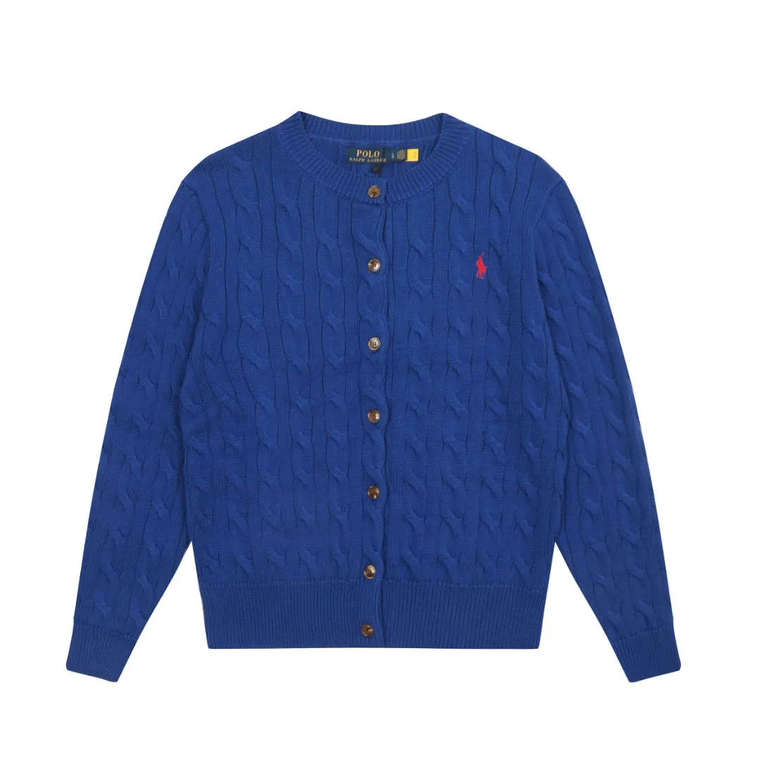 P230 Top quality" Style number: DS006# (not off the shelves all year round) [Ralph Lauren round neck solid color pony embroidery logo twist knitted cardigan] ✅Ralph Lauren Ralph Lauren classic basic versatile knitted cardigan jacket for all seasons ✅Main supplier platform live broadcast Wholesale entity Replacement if out of stock Not off the shelf ✅ZP quality 1:1 version Scan the code to enter the GF website Counter quality ✅Detailed quality The only one in Guangzhou Imported quality cotton yarn Focus on high-end, cost-effective, and good quality. Needless to say, the version is restored to the original version. The maximum size can be worn up to 160 pounds. Loose, comfortable and stress-free. ✅The upper body is simple and easy to match. A must-have for goddess ootd. Good-looking clothes are never picky. Must-have items in goddess wardrobe. Size: S- Navy blue white label Navy blue red label
